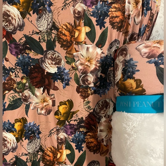 Posh Peanut Limited Edition Phoebe Plush Reversible Blanket - FREE SHIPPING - Picture 6 of 6